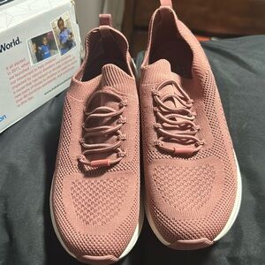 Skechers w/ memory foam